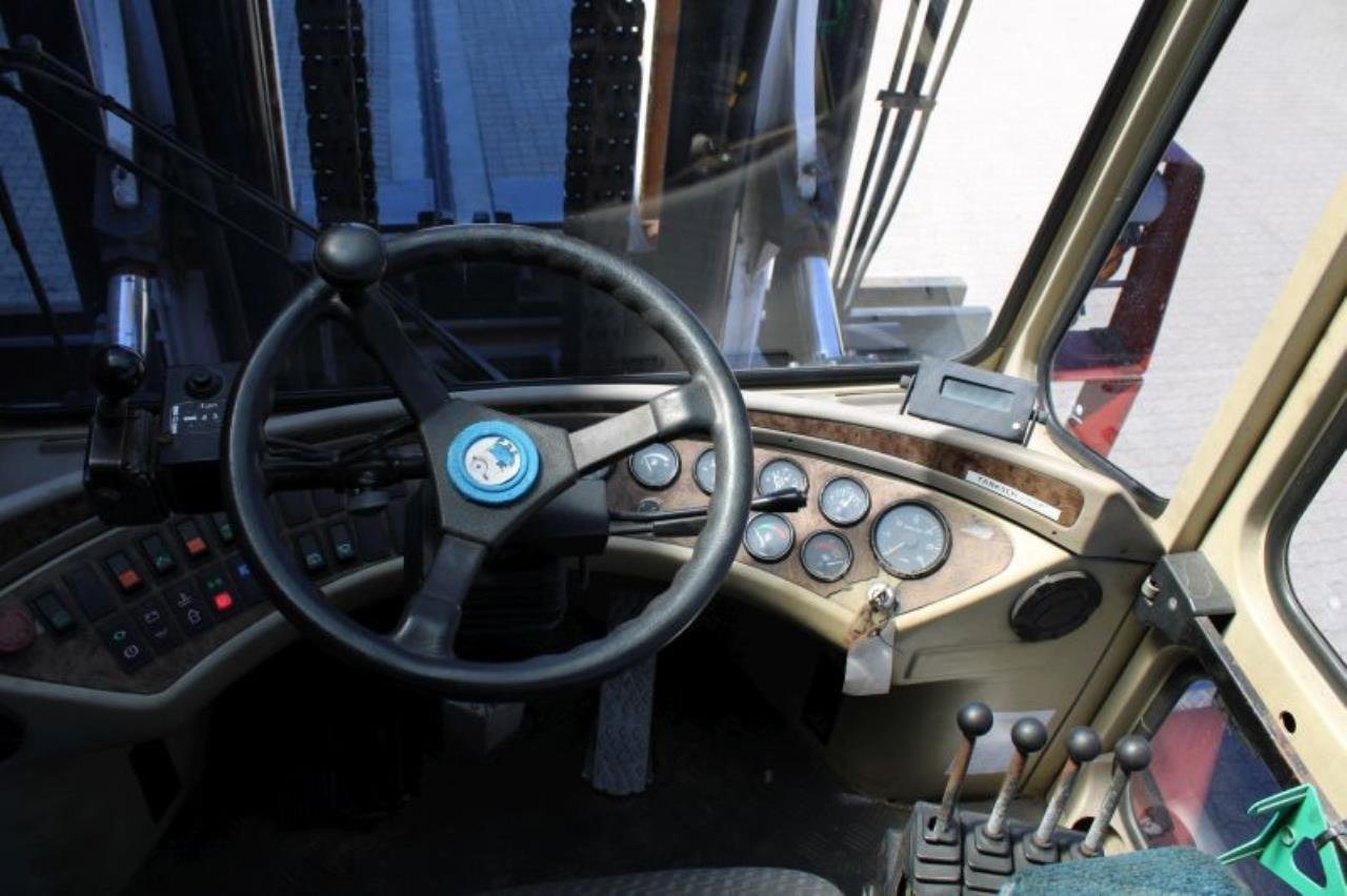 SveTruck 25120-42 - Empilhador a diesel: foto 4 SveTruck 25120-42 - Empilhador a diesel: foto 4