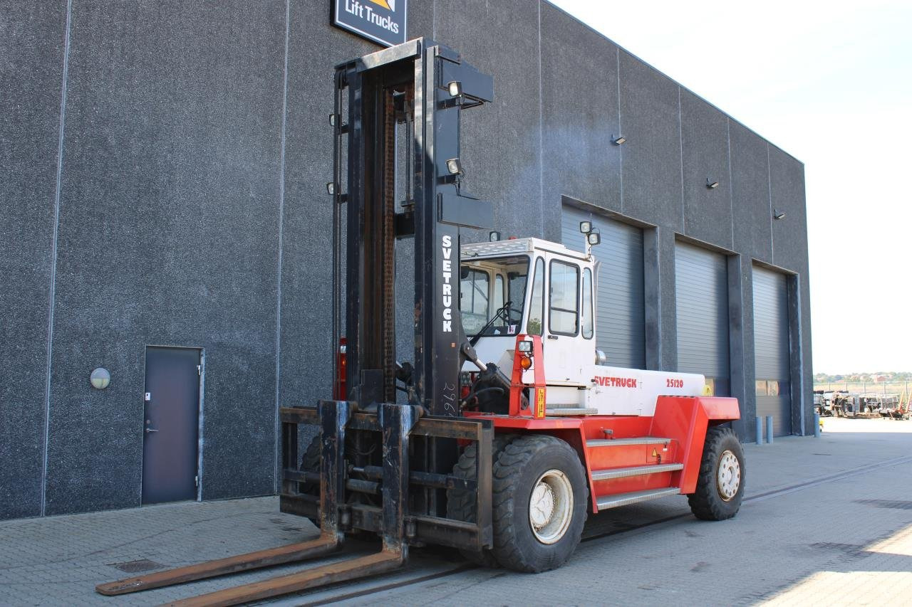 SveTruck 25120-42 - Empilhador a diesel: foto 2 SveTruck 25120-42 - Empilhador a diesel: foto 2