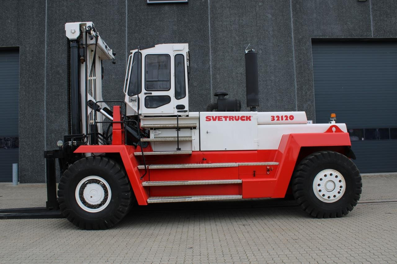 SveTruck 32120-50 - Empilhador a diesel: foto 1 SveTruck 32120-50 - Empilhador a diesel: foto 1
