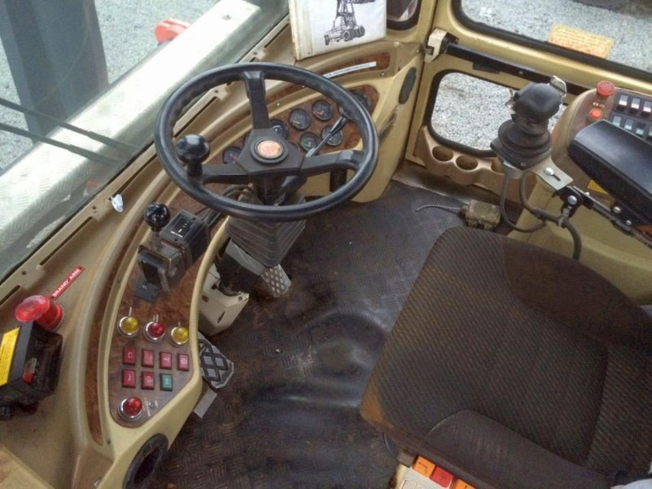 SveTruck TMF 28-21 - Empilhador a diesel: foto 4 SveTruck TMF 28-21 - Empilhador a diesel: foto 4