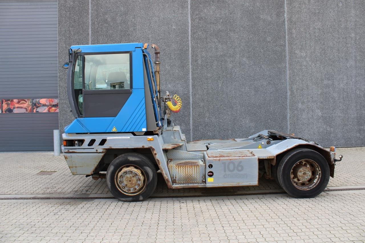 Terberg RT222 - Tractor de terminal: foto 1 Terberg RT222 - Tractor de terminal: foto 1