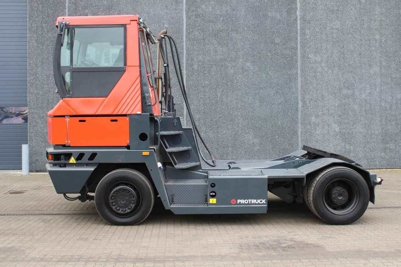 Terberg RT222 - Tractor de terminal: foto 1 Terberg RT222 - Tractor de terminal: foto 1