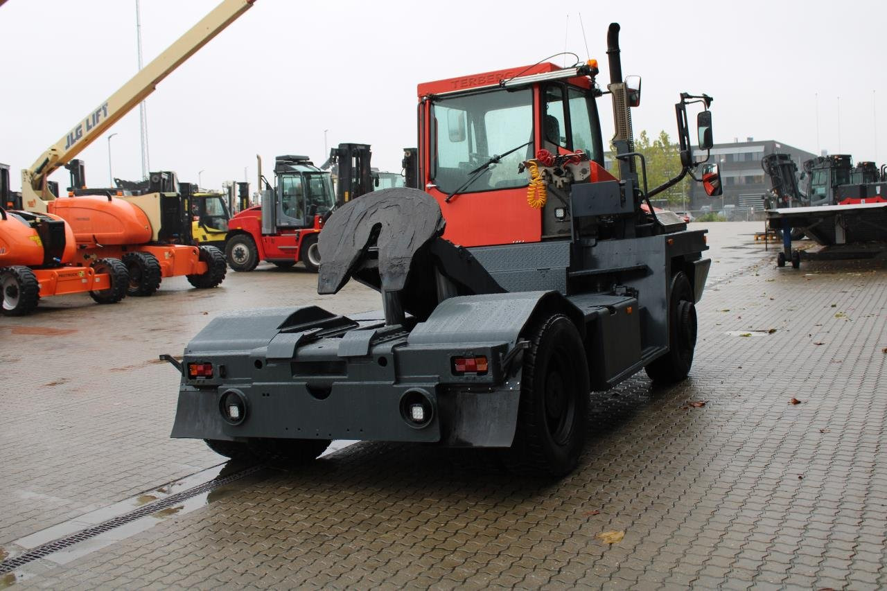 Terberg RT222 - Tractor de terminal: foto 3 Terberg RT222 - Tractor de terminal: foto 3