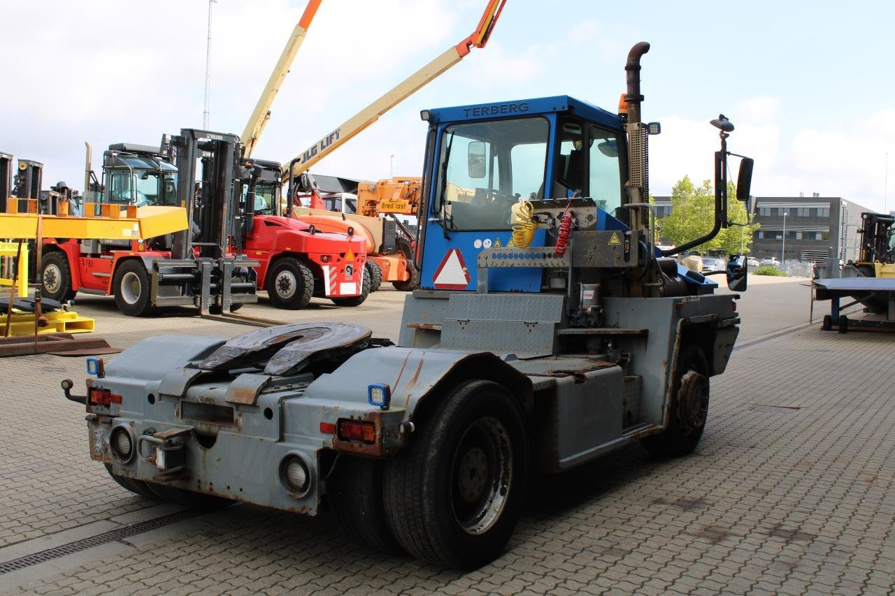Terberg RT222 - Tractor de terminal: foto 3 Terberg RT222 - Tractor de terminal: foto 3