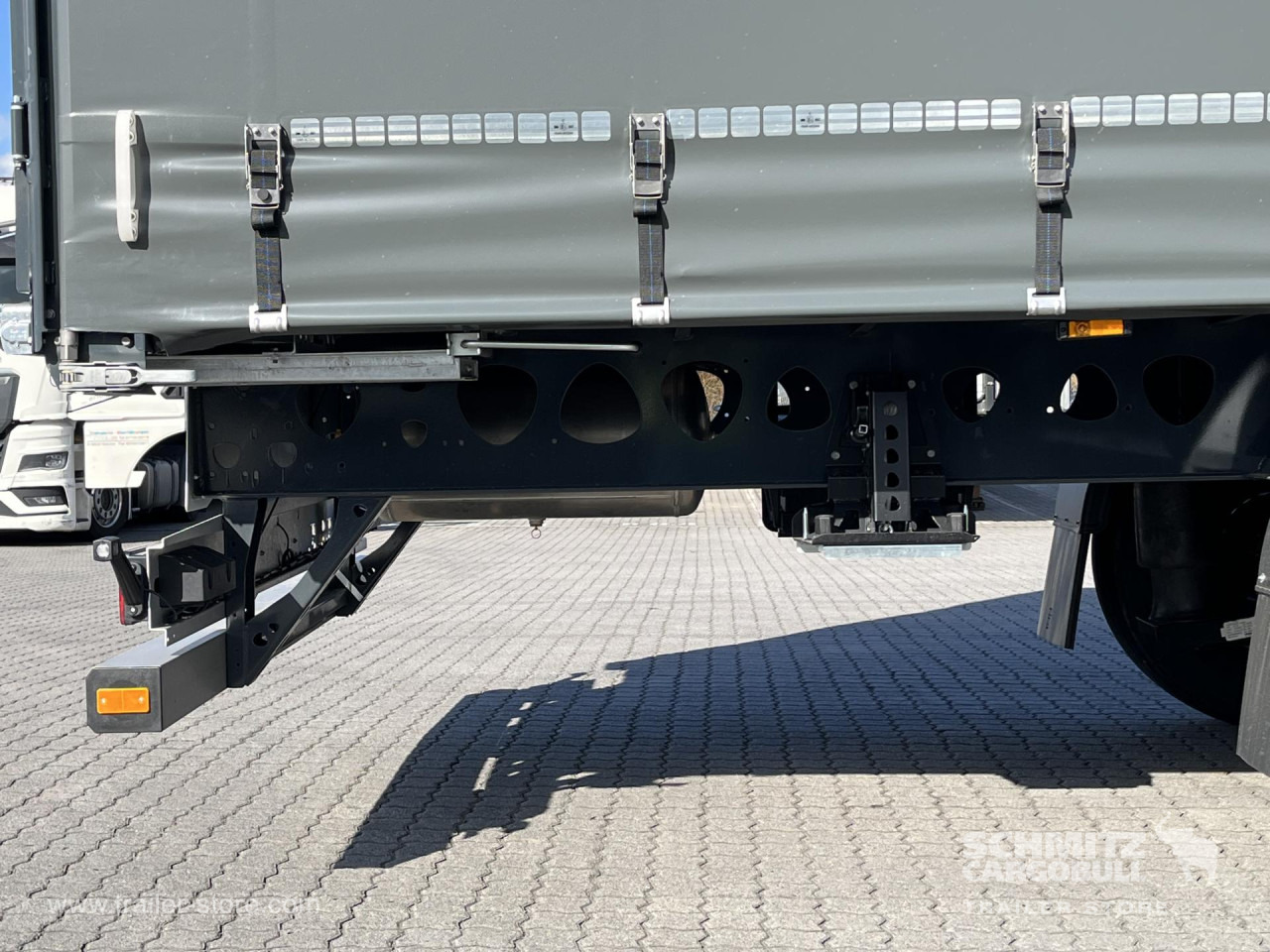 BERGER Auflieger Curtainsider Standard - Semi-reboque de lona: foto 2 BERGER Auflieger Curtainsider Standard - Semi-reboque de lona: foto 2