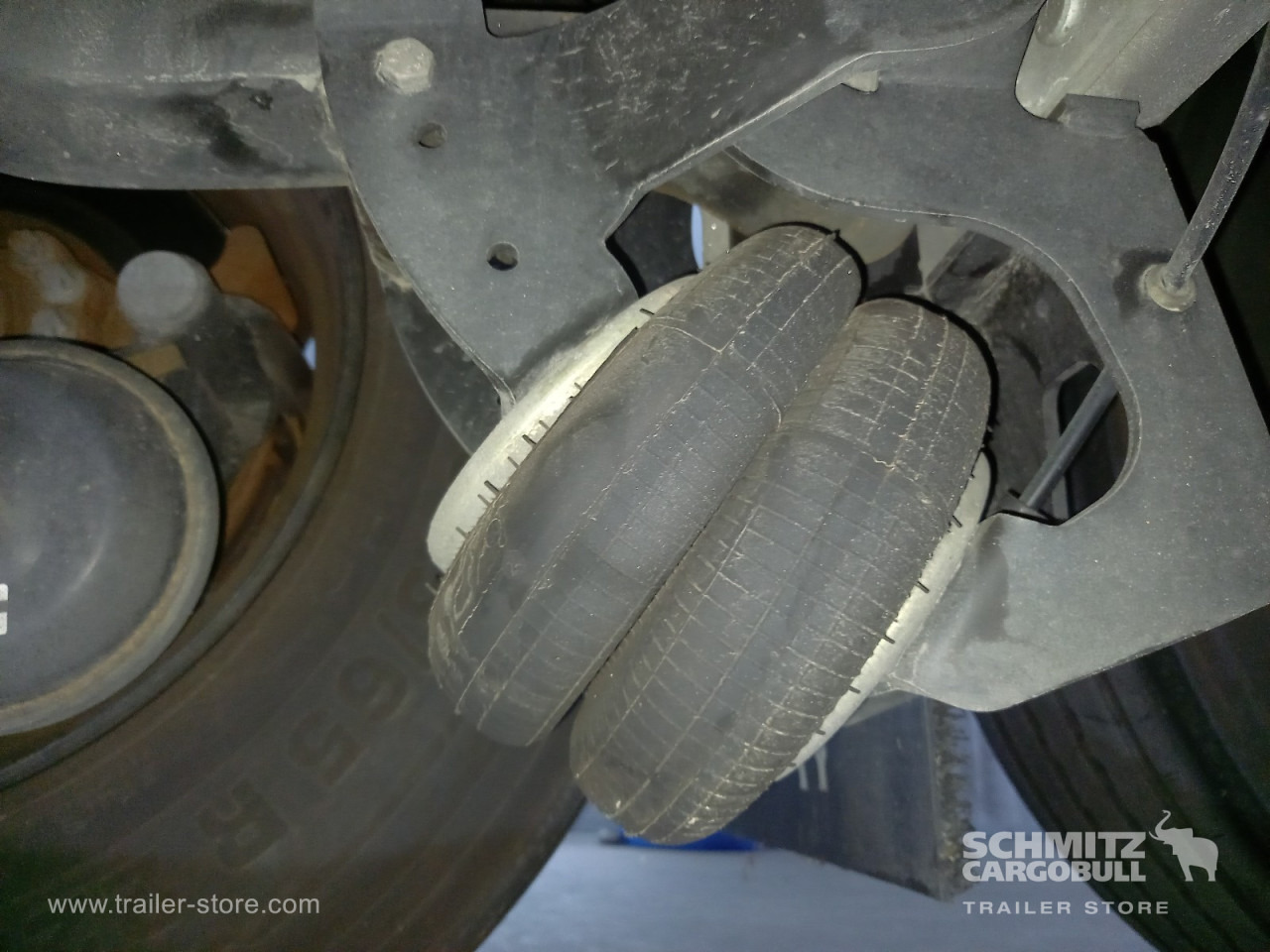 SCHMITZ Auflieger Curtainsider Standard - Semi-reboque de lona: foto 4 SCHMITZ Auflieger Curtainsider Standard - Semi-reboque de lona: foto 4