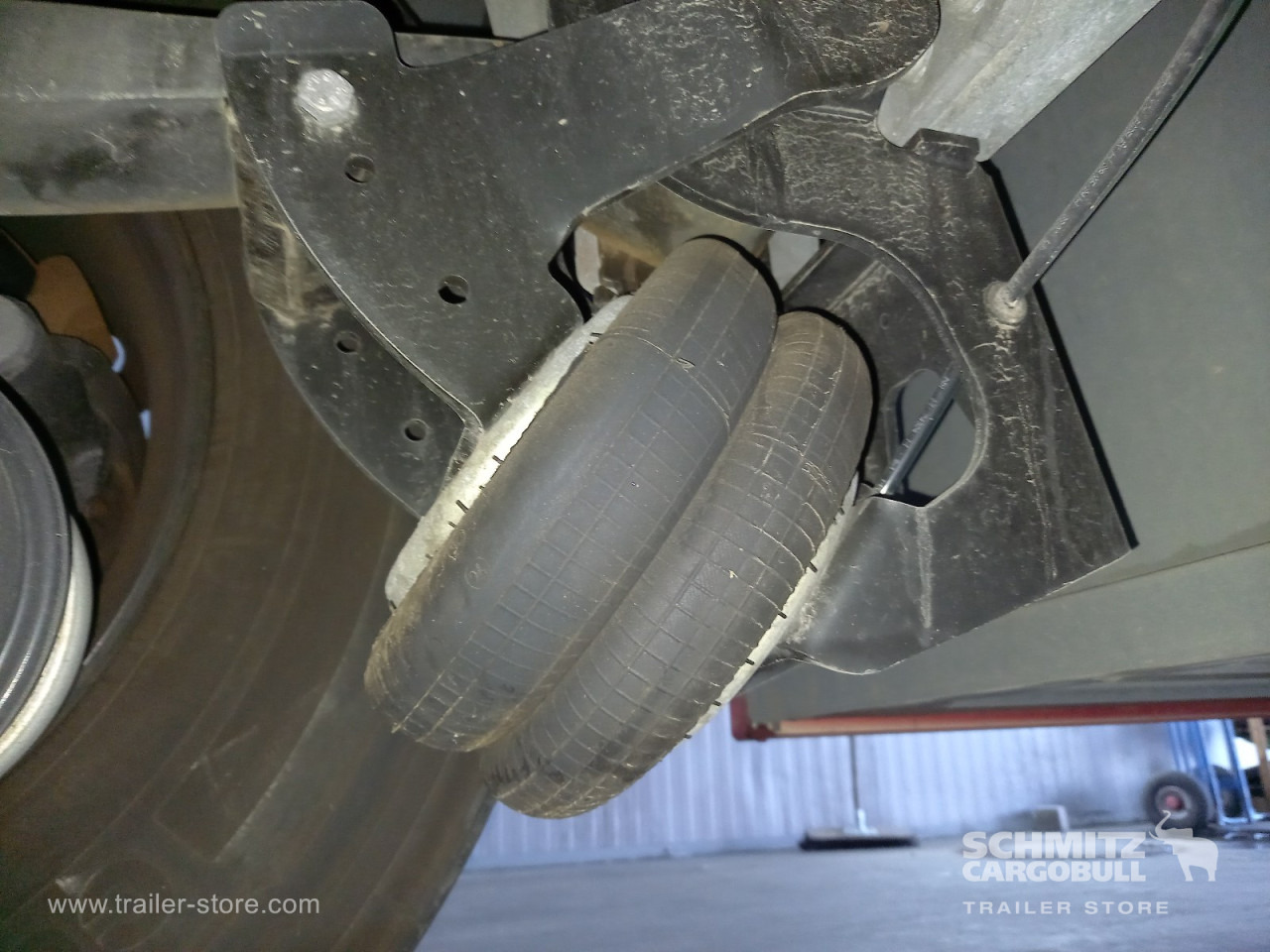 SCHMITZ Auflieger Curtainsider Standard - Semi-reboque de lona: foto 3 SCHMITZ Auflieger Curtainsider Standard - Semi-reboque de lona: foto 3