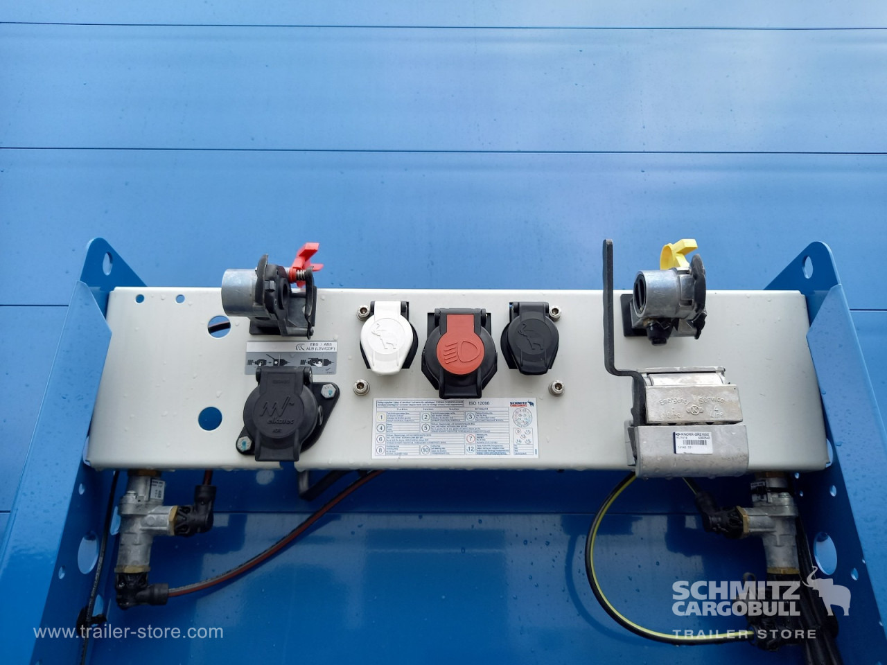 SCHMITZ Auflieger Curtainsider Standard - Semi-reboque de lona: foto 5 SCHMITZ Auflieger Curtainsider Standard - Semi-reboque de lona: foto 5