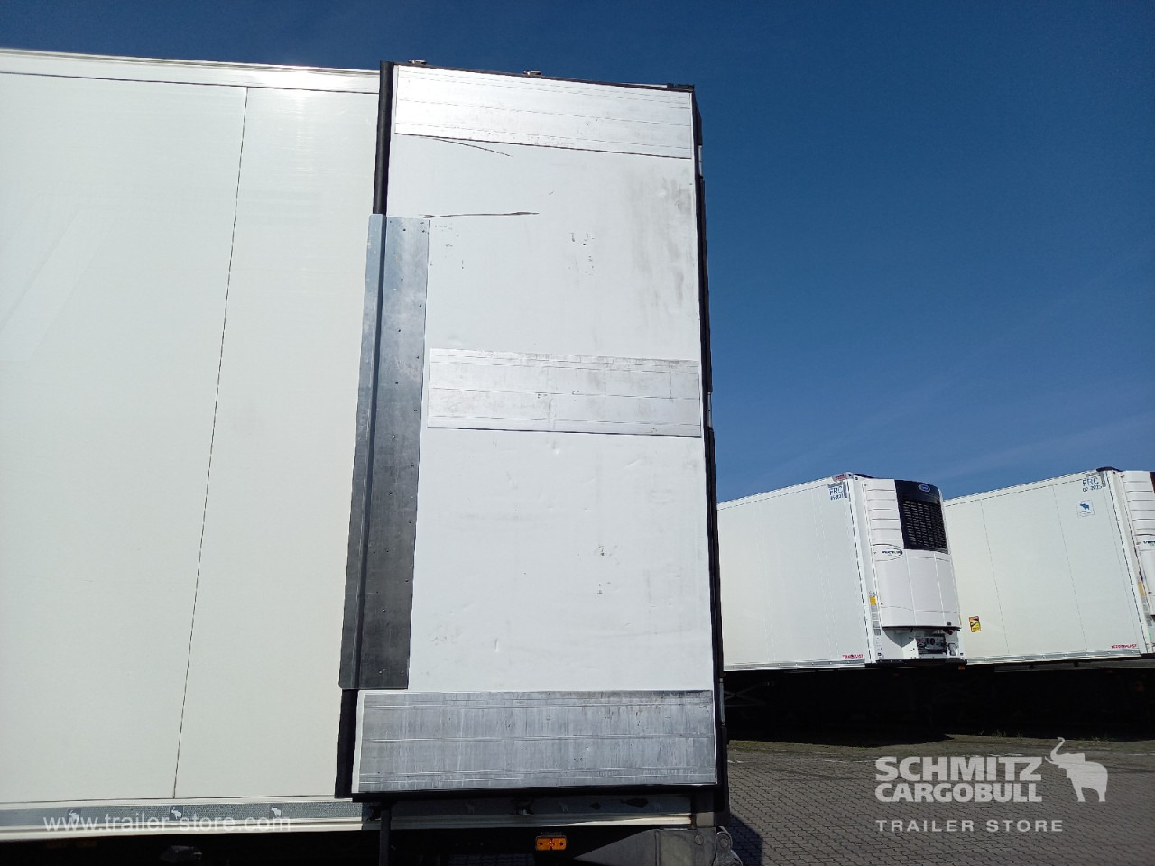 SCHMITZ Auflieger Tiefkühler Fleischhang - Semi-reboque isotérmico: foto 2 SCHMITZ Auflieger Tiefkühler Fleischhang - Semi-reboque isotérmico: foto 2