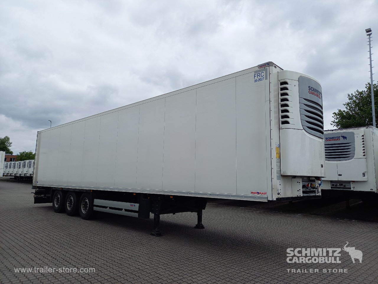 SCHMITZ Auflieger Tiefkühler Standard - Semi-reboque isotérmico: foto 1 SCHMITZ Auflieger Tiefkühler Standard - Semi-reboque isotérmico: foto 1