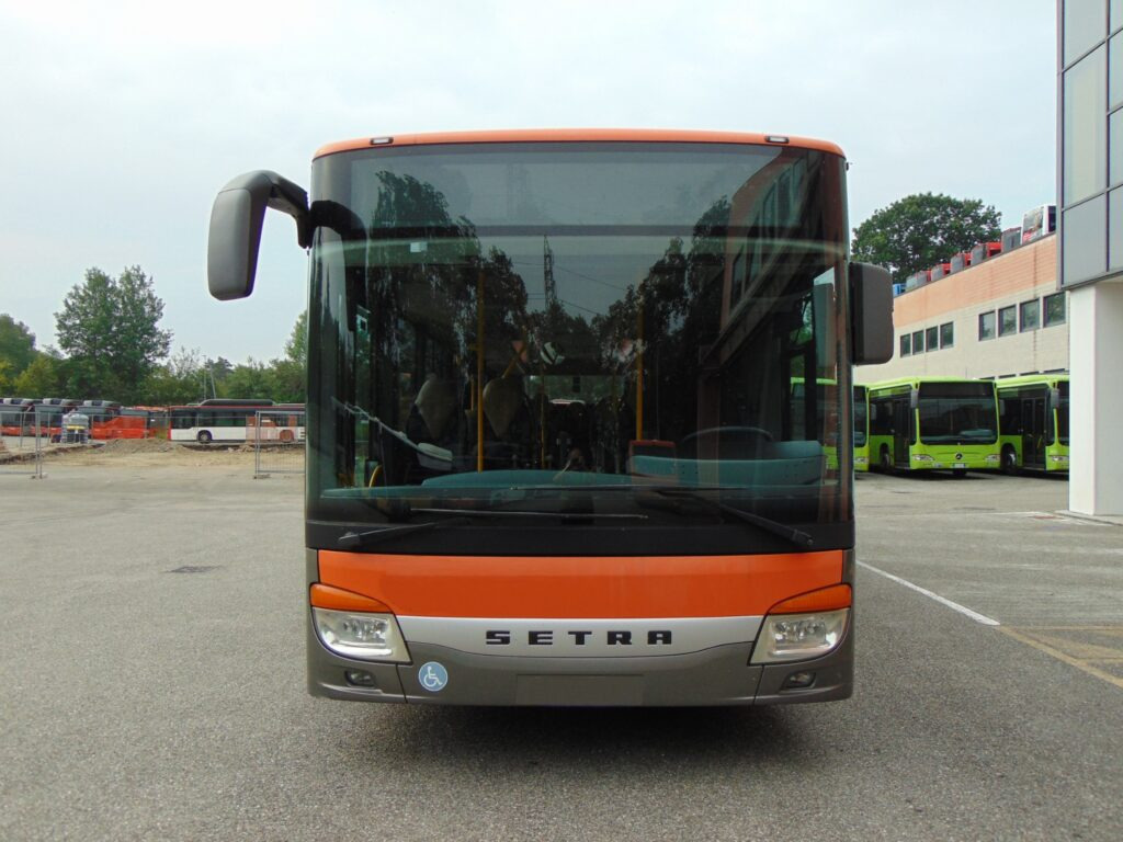 N.3 SETRA S 415 NF – Anno 2008 - Ônibus suburbano: foto 2 N.3 SETRA S 415 NF – Anno 2008 - Ônibus suburbano: foto 2