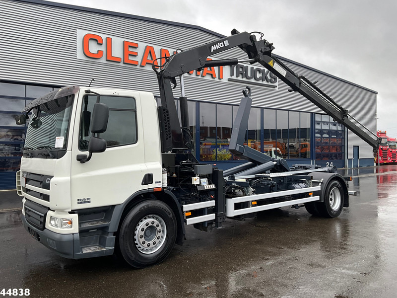 DAF FA 75 CF 250 MKG 14 Tonmeter laadkraan - Camião polibenne, Camião grua: foto 1 DAF FA 75 CF 250 MKG 14 Tonmeter laadkraan - Camião polibenne, Camião grua: foto 1