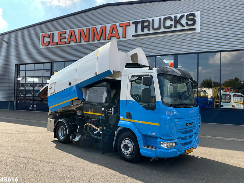 DAF FA LF 180 Euro 6 Johnston VS502 Just 138.807 km! - Varredora urbana: foto 1 DAF FA LF 180 Euro 6 Johnston VS502 Just 138.807 km! - Varredora urbana: foto 1
