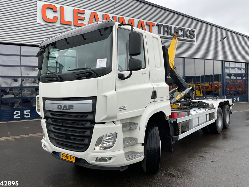 DAF FAS CF 460 Euro 6 Palfinger haakarmsysteem - Camião polibenne: foto 1 DAF FAS CF 460 Euro 6 Palfinger haakarmsysteem - Camião polibenne: foto 1