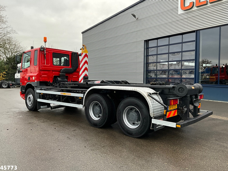 DAF FAT 75.320 6x4 Full steel Hiab 17 Ton haakarmsysteem Just 64.623 Km! - Camião polibenne: foto 4 DAF FAT 75.320 6x4 Full steel Hiab 17 Ton haakarmsysteem Just 64.623 Km! - Camião polibenne: foto 4