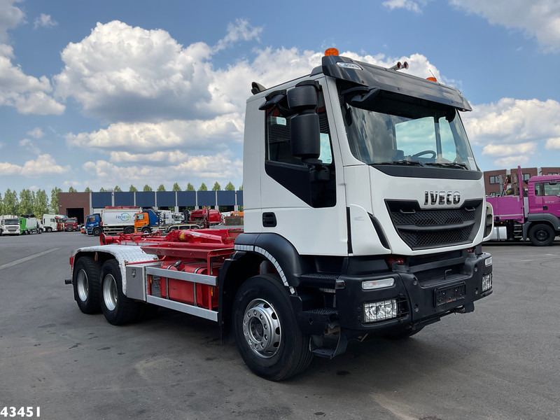 Iveco AD260T 6x4 Euro 6 AJK 20 haakarmsysteem - Camião polibenne: foto 3 Iveco AD260T 6x4 Euro 6 AJK 20 haakarmsysteem - Camião polibenne: foto 3