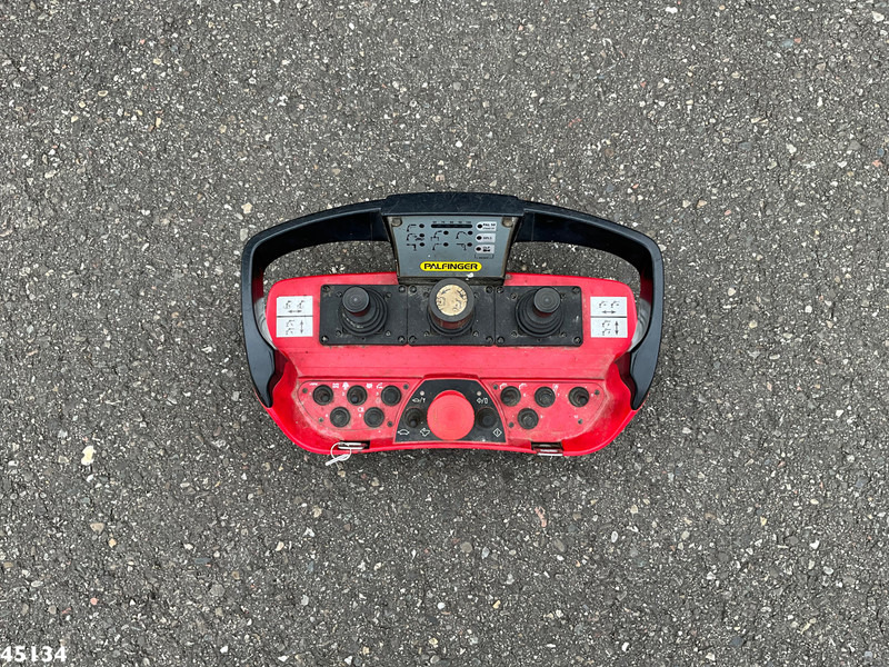 Locação financeira de Iveco Stralis AD410T44 8x4 Palfinger 44 Tonmeter laadkraan + Fly-Jib Just 222.398 km! Iveco Stralis AD410T44 8x4 Palfinger 44 Tonmeter laadkraan + Fly-Jib Just 222.398 km!: foto 9