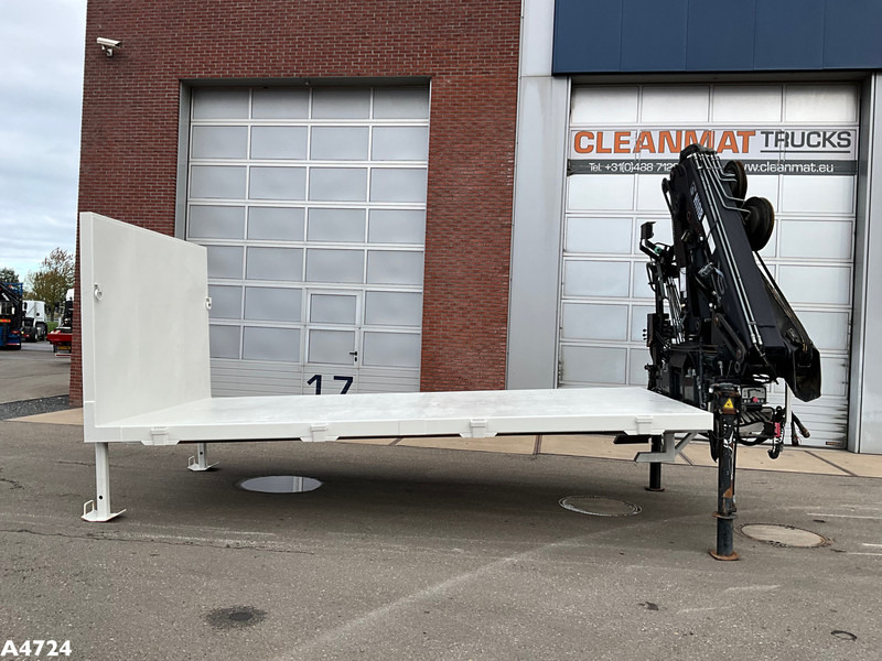 Laadplateau met Hiab 14 Tonmeter laadkraan - Contentor ampliroll: foto 3 Laadplateau met Hiab 14 Tonmeter laadkraan - Contentor ampliroll: foto 3