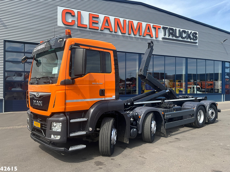 MAN TGS 35.360 8x2 Euro 6 VDL 30 Ton haakarmsysteem - Camião polibenne: foto 1 MAN TGS 35.360 8x2 Euro 6 VDL 30 Ton haakarmsysteem - Camião polibenne: foto 1