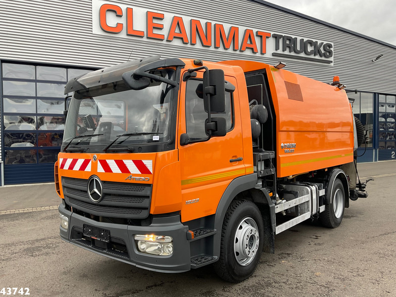 Mercedes-Benz ATEGO 1523 Faun VIAJET 6 R/HS Wegdekreiniger Just 14.776 km! - Varredora urbana: foto 2 Mercedes-Benz ATEGO 1523 Faun VIAJET 6 R/HS Wegdekreiniger Just 14.776 km! - Varredora urbana: foto 2