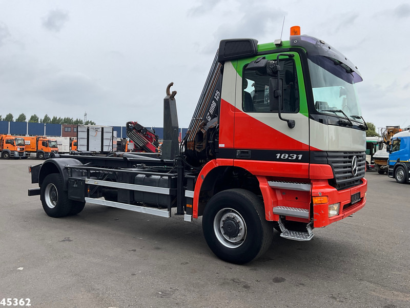 Mercedes-Benz Actros 1931 AK 4x4 Hiab 12 Tonmeter laadkraan - Camião polibenne, Camião grua: foto 3 Mercedes-Benz Actros 1931 AK 4x4 Hiab 12 Tonmeter laadkraan - Camião polibenne, Camião grua: foto 3