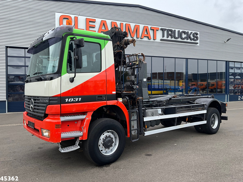 Mercedes-Benz Actros 1931 AK 4x4 Hiab 12 Tonmeter laadkraan - Camião polibenne, Camião grua: foto 2 Mercedes-Benz Actros 1931 AK 4x4 Hiab 12 Tonmeter laadkraan - Camião polibenne, Camião grua: foto 2