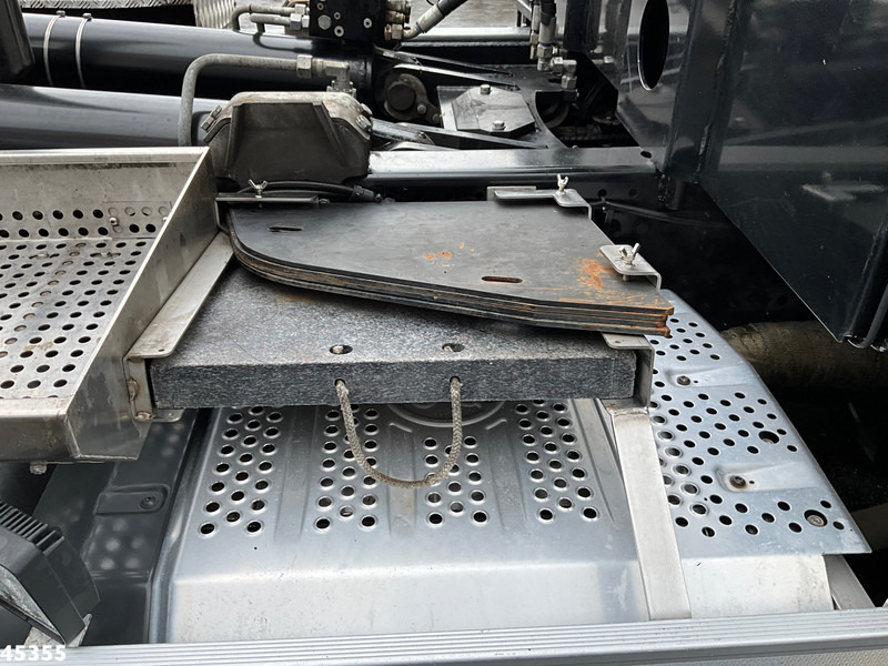 Camião polibenne, Camião grua Mercedes-Benz Arocs 3540 8x4 Euro 6 HMF 19 Tonmeter Z-kraan Just 118.906 Km!: foto 10