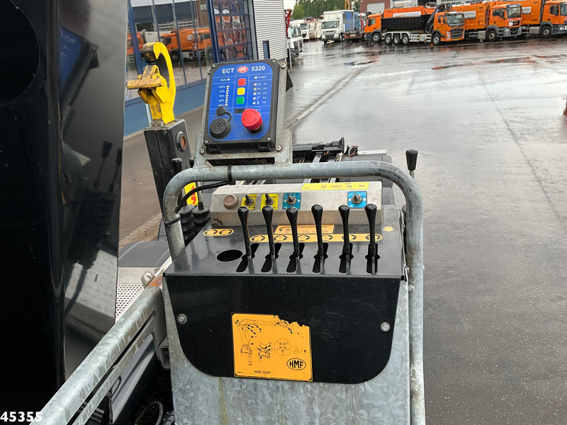 Camião polibenne, Camião grua Mercedes-Benz Arocs 3540 8x4 Euro 6 HMF 19 Tonmeter Z-kraan Just 118.906 Km!: foto 11