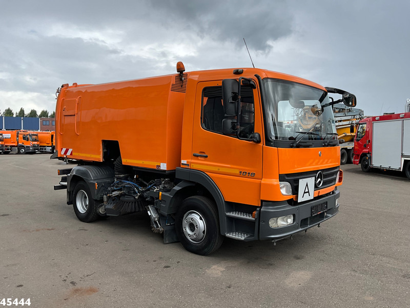 Varredora urbana Mercedes-Benz Atego 1018 Brock Left and right sweeper Just 141.848 km!: foto 6