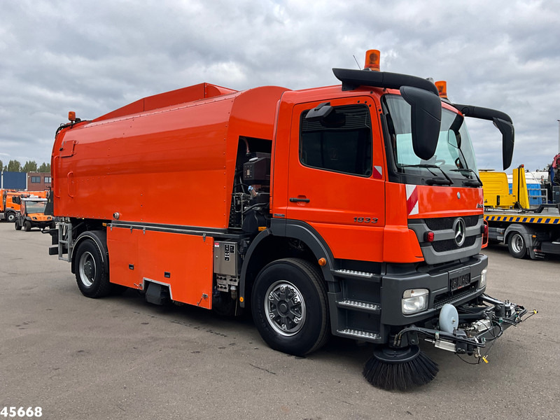 Mercedes-Benz Axor 1833 4x4 Schörling SORF Schienenreinigungs/Railway sweeper Just 38.680 Km! - Varredora urbana: foto 5 Mercedes-Benz Axor 1833 4x4 Schörling SORF Schienenreinigungs/Railway sweeper Just 38.680 Km! - Varredora urbana: foto 5