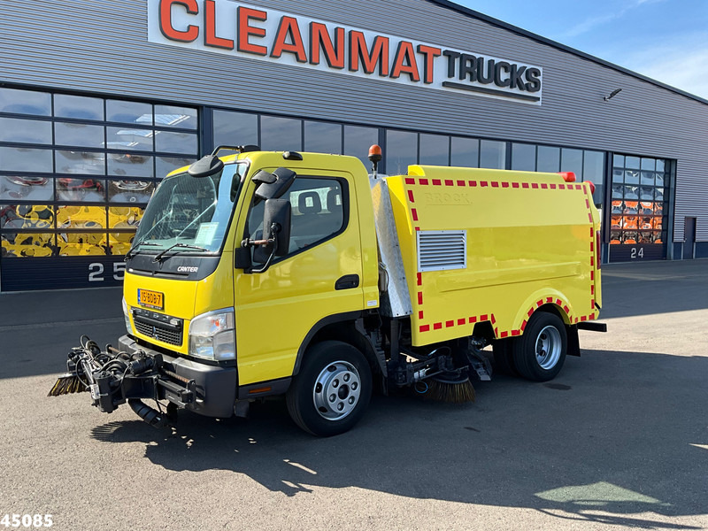 Mitsubishi Canter 7C15 Brock sweeper Just 94.095 km! - Varredora urbana: foto 2 Mitsubishi Canter 7C15 Brock sweeper Just 94.095 km! - Varredora urbana: foto 2