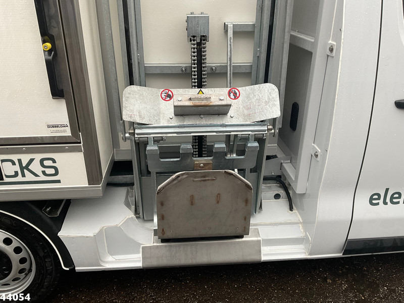 Caminhão de lixo Peugeot E-Expert 100% elektrisch kippende zijlader: foto 10