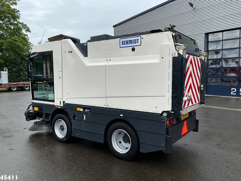 Schmidt Cleango 500 Compact Euro 6 with 3-rd brush - Varredora urbana: foto 5 Schmidt Cleango 500 Compact Euro 6 with 3-rd brush - Varredora urbana: foto 5