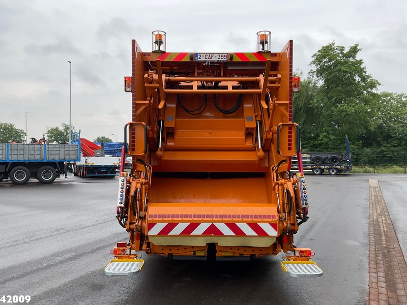 Caminhão de lixo Volvo FM 330 VDK 23m³ SULO weighing system: foto 6