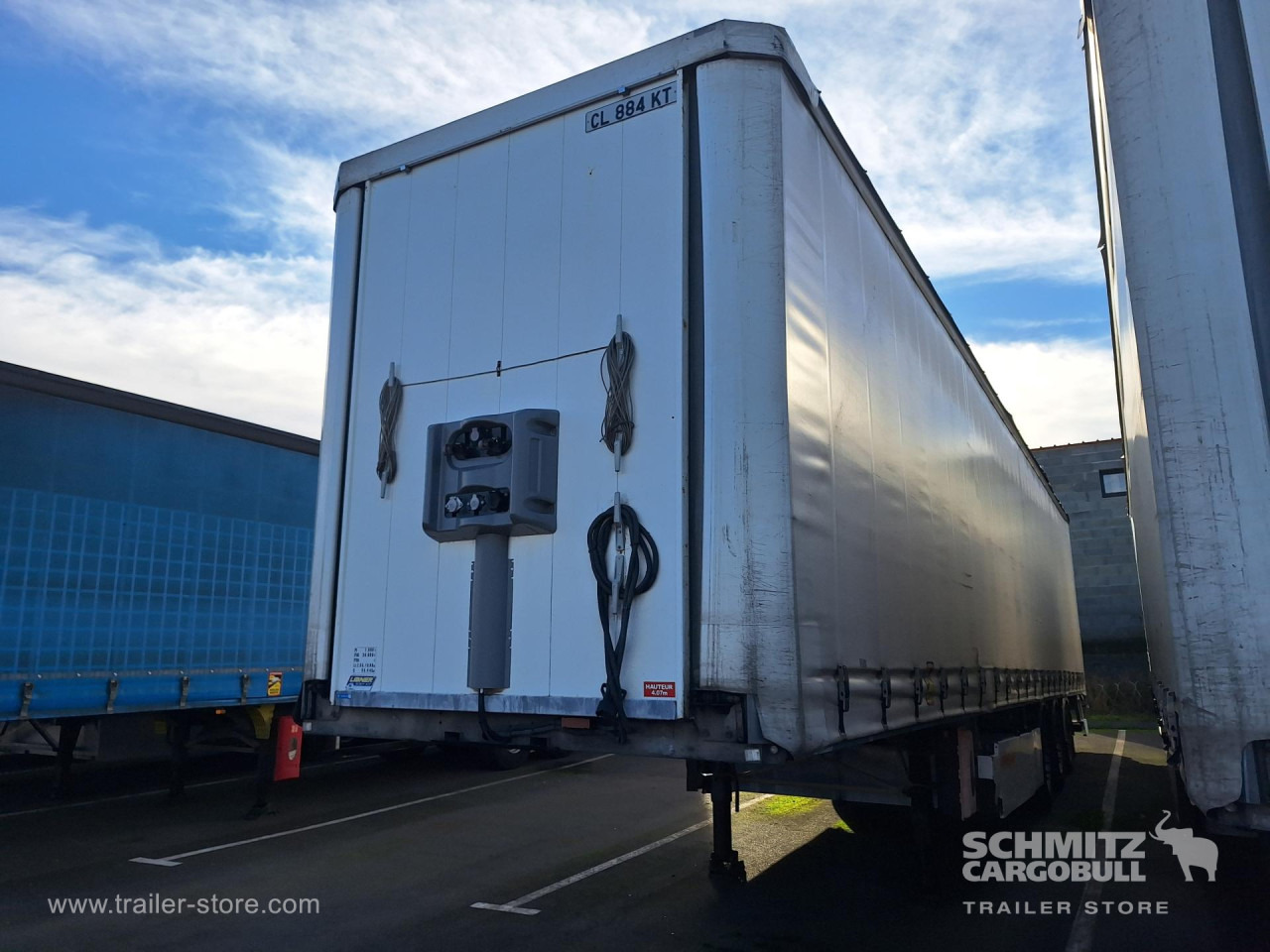 FRUEHAUF Curtainsider Standard Taillift - Semi-reboque de lona: foto 3 FRUEHAUF Curtainsider Standard Taillift - Semi-reboque de lona: foto 3