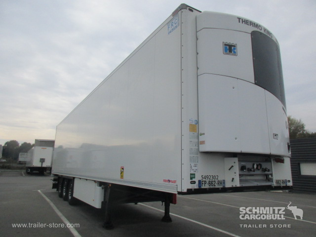 SCHMITZ Reefer Standard Double deck - Semi-reboque isotérmico: foto 1 SCHMITZ Reefer Standard Double deck - Semi-reboque isotérmico: foto 1