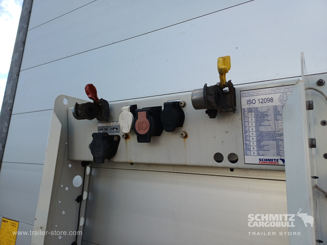 SCHMITZ Auflieger Curtainsider Mega - Semi-reboque de lona: foto 2 SCHMITZ Auflieger Curtainsider Mega - Semi-reboque de lona: foto 2