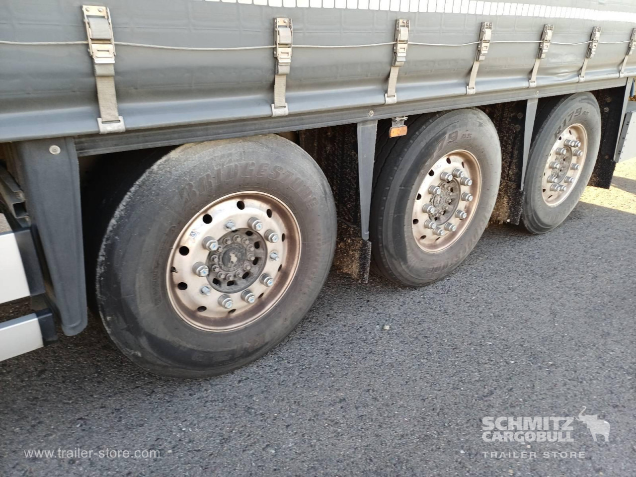 SCHMITZ Auflieger Curtainsider Standard - Semi-reboque de lona: foto 4 SCHMITZ Auflieger Curtainsider Standard - Semi-reboque de lona: foto 4
