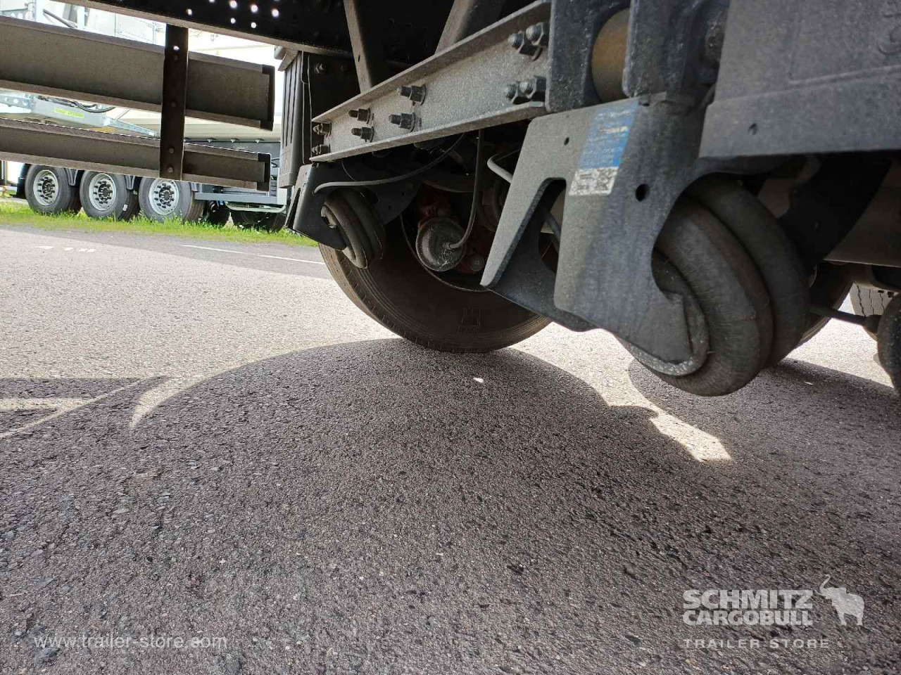 SCHMITZ Auflieger Curtainsider Standard - Semi-reboque de lona: foto 5 SCHMITZ Auflieger Curtainsider Standard - Semi-reboque de lona: foto 5