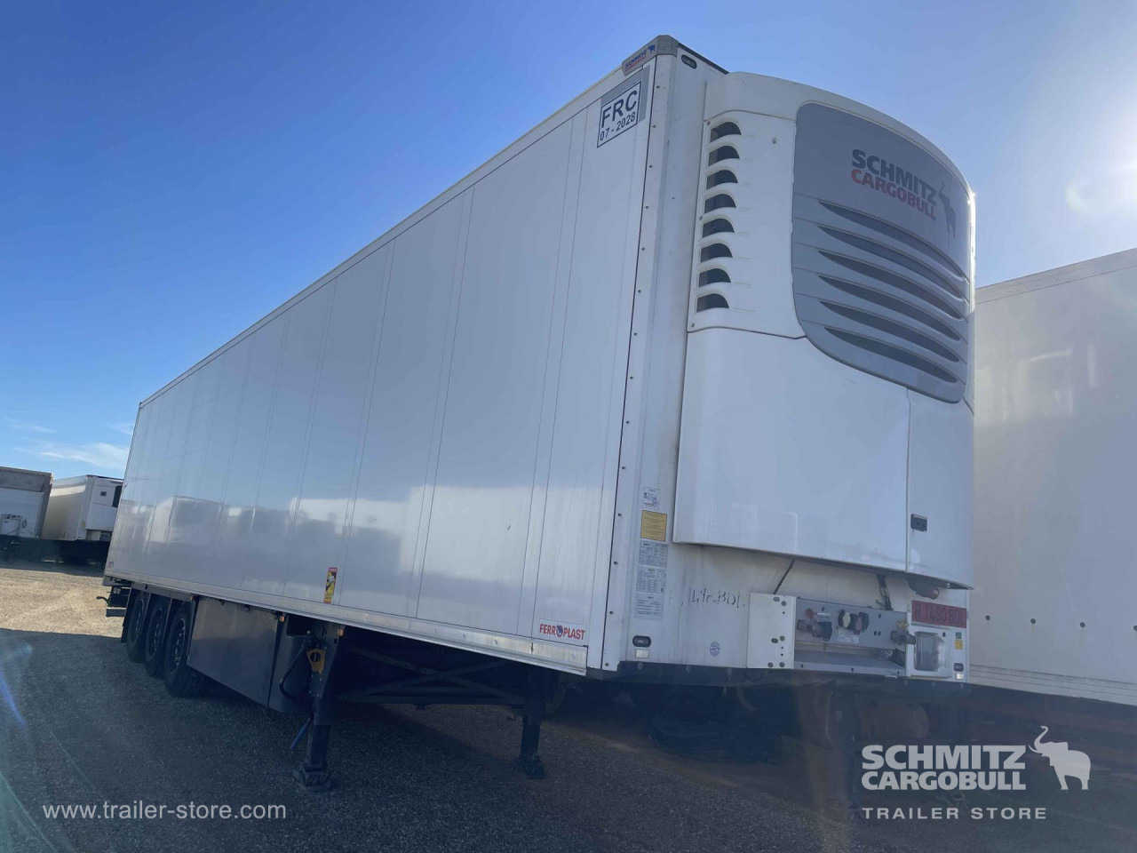 SCHMITZ Semiremolque Frigo Standard - Semi-reboque isotérmico: foto 1 SCHMITZ Semiremolque Frigo Standard - Semi-reboque isotérmico: foto 1