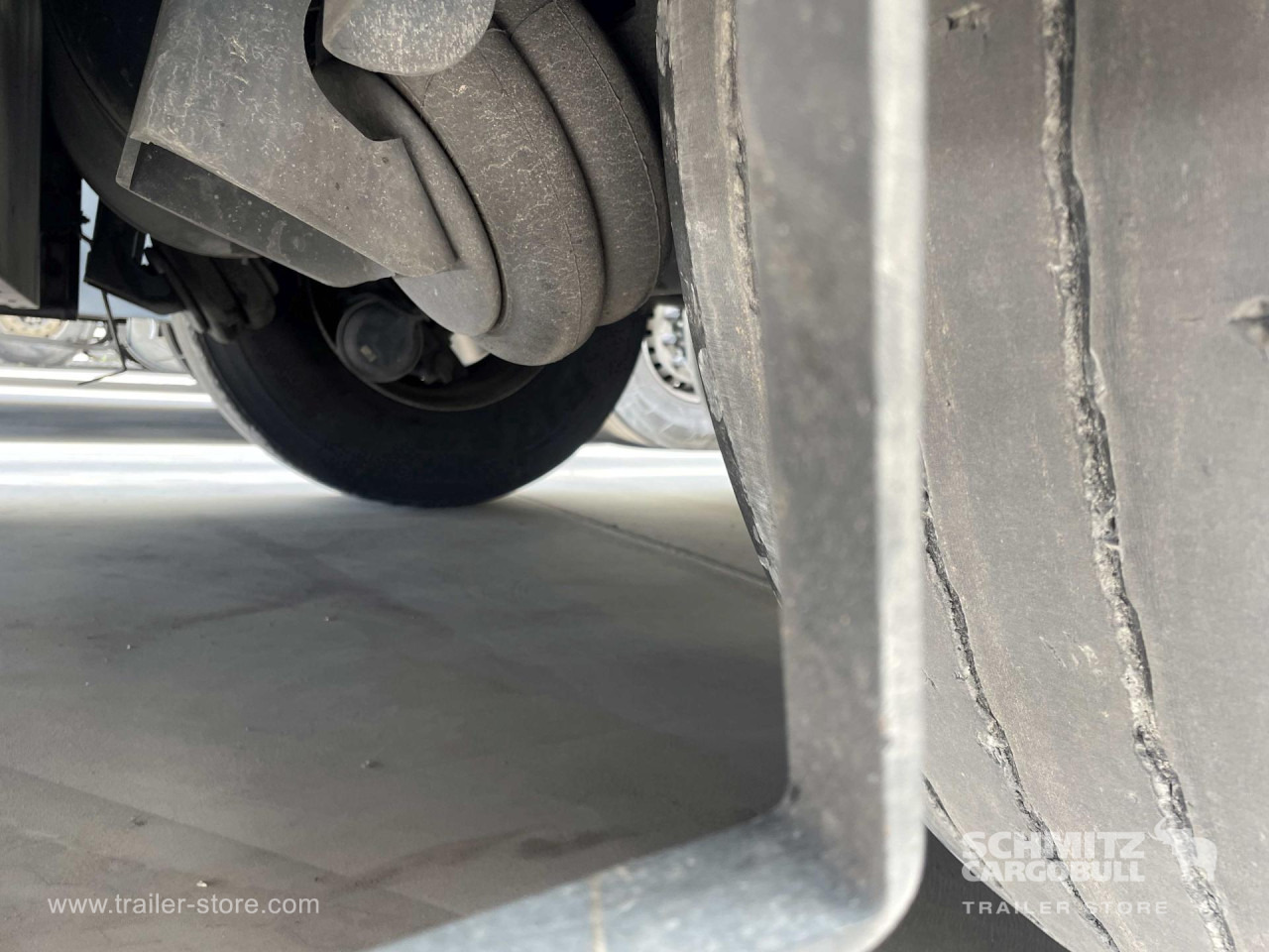 SCHMITZ Semiremolque Frigo Standard - Semi-reboque isotérmico: foto 3 SCHMITZ Semiremolque Frigo Standard - Semi-reboque isotérmico: foto 3