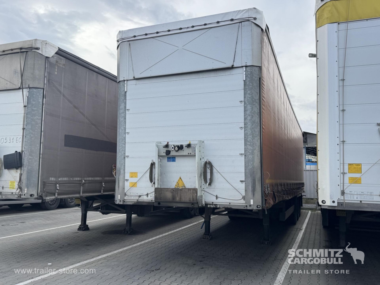 SCHMITZ Curtainsider Mega - Semi-reboque de lona: foto 4 SCHMITZ Curtainsider Mega - Semi-reboque de lona: foto 4