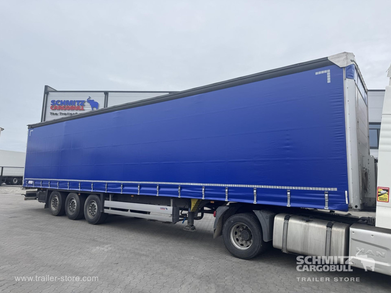 SCHMITZ Curtainsider Standard - Semi-reboque de lona: foto 1 SCHMITZ Curtainsider Standard - Semi-reboque de lona: foto 1