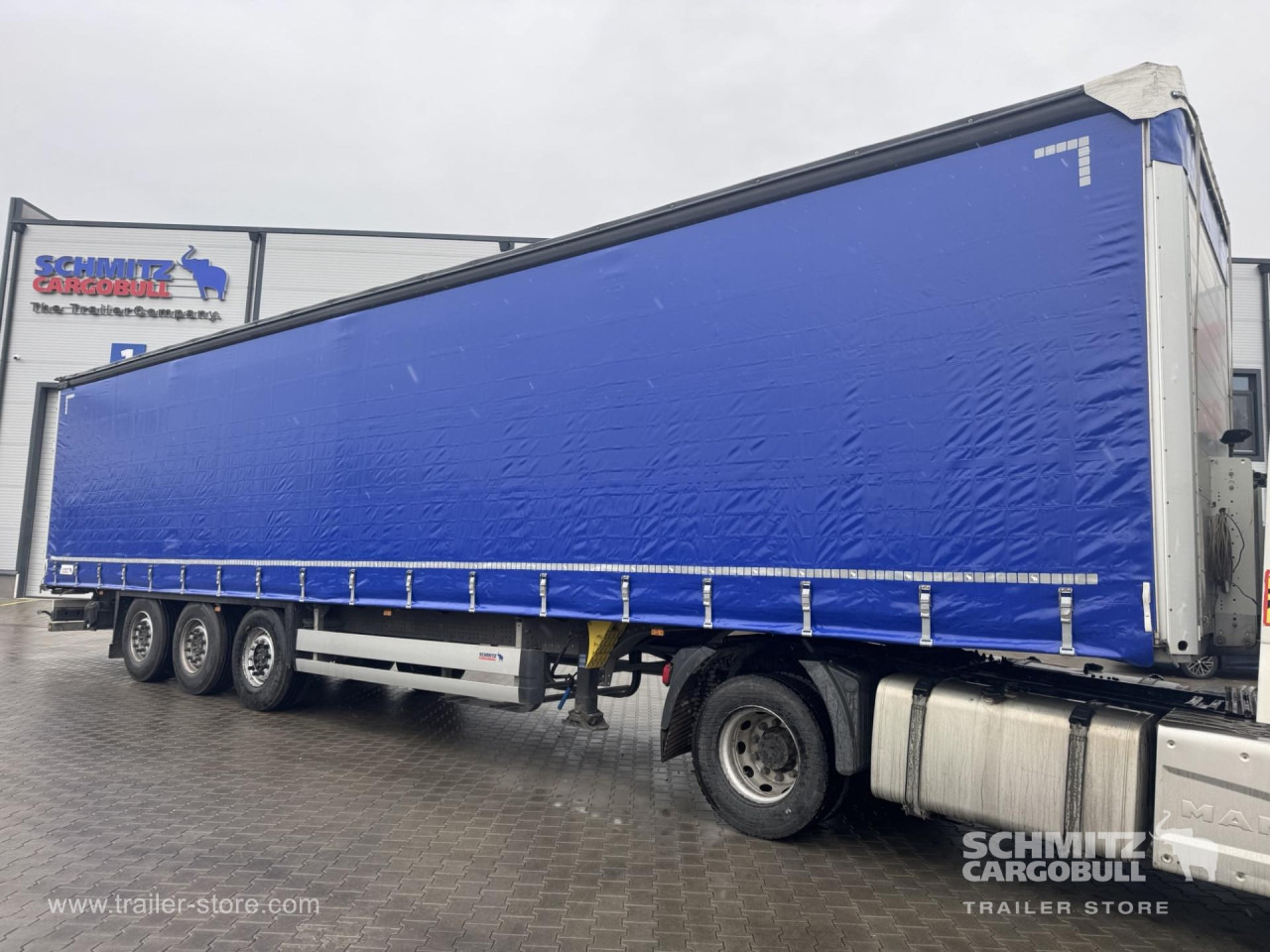 SCHMITZ Curtainsider Standard - Semi-reboque de lona: foto 1 SCHMITZ Curtainsider Standard - Semi-reboque de lona: foto 1