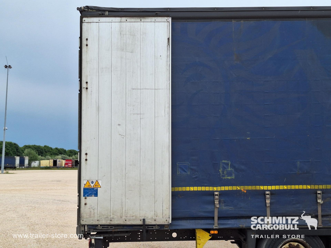 SCHMITZ Curtainsider Mega - Semi-reboque de lona: foto 3 SCHMITZ Curtainsider Mega - Semi-reboque de lona: foto 3