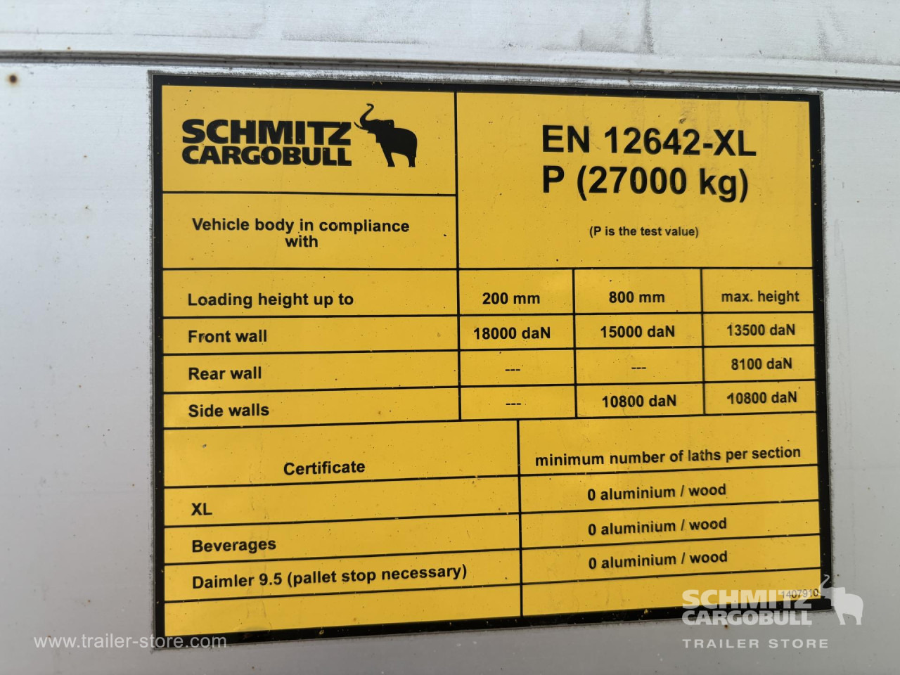 SCHMITZ Curtainsider Standard - Semi-reboque de lona: foto 2 SCHMITZ Curtainsider Standard - Semi-reboque de lona: foto 2