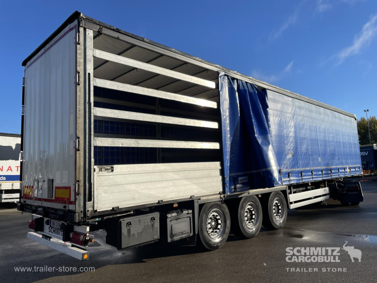 SCHMITZ Curtainsider Standard - Semi-reboque de lona: foto 1 SCHMITZ Curtainsider Standard - Semi-reboque de lona: foto 1