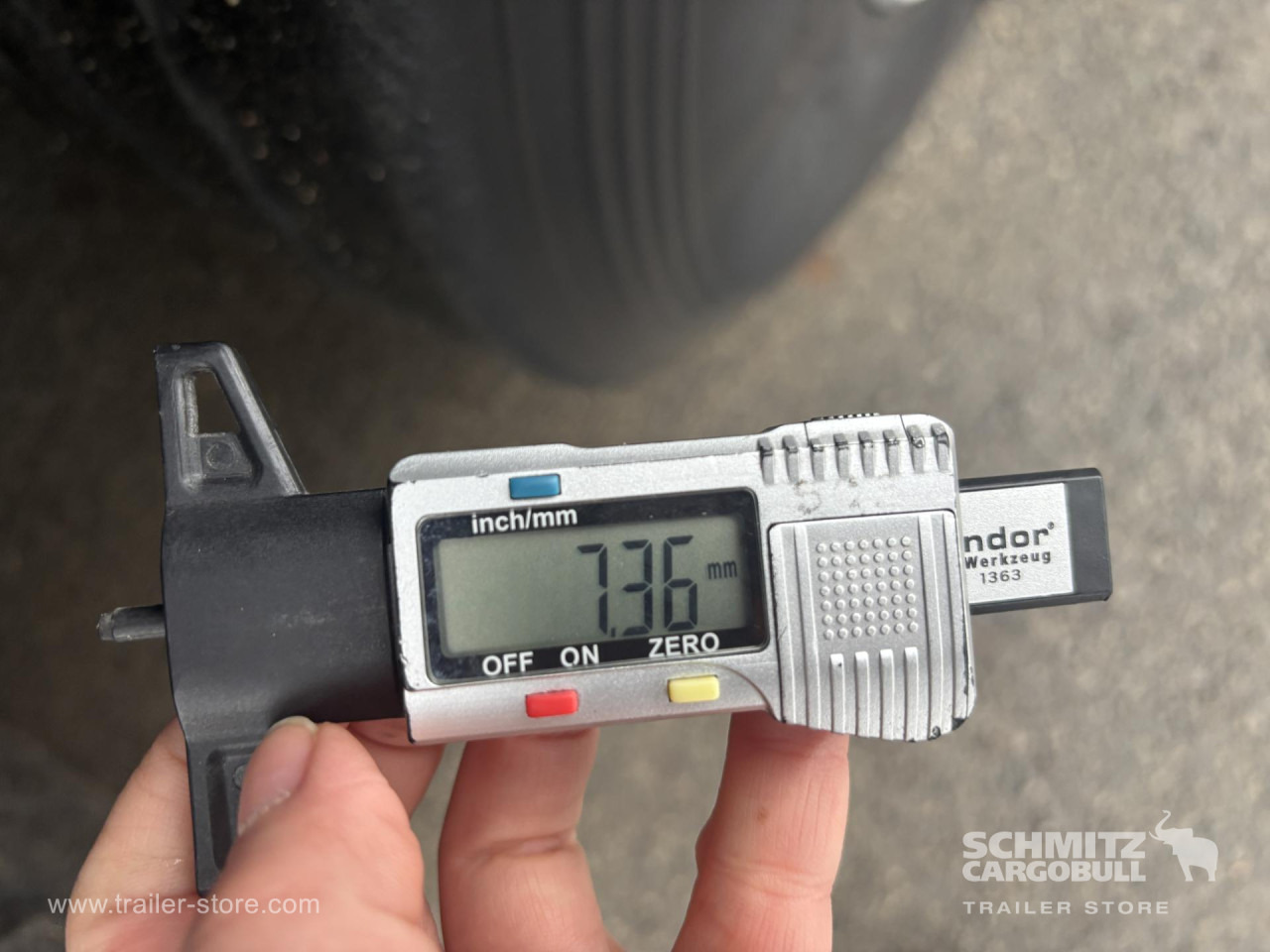 SCHMITZ Curtainsider Standard - Semi-reboque de lona: foto 4 SCHMITZ Curtainsider Standard - Semi-reboque de lona: foto 4