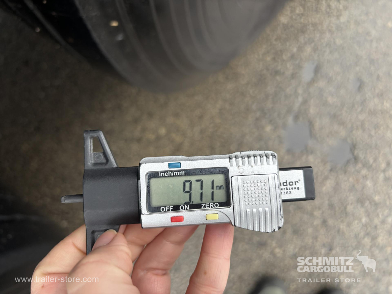 SCHMITZ Curtainsider Standard - Semi-reboque de lona: foto 3 SCHMITZ Curtainsider Standard - Semi-reboque de lona: foto 3