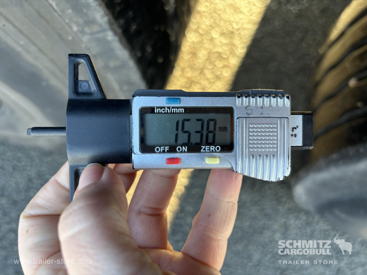 SCHMITZ Curtainsider Standard - Semi-reboque de lona: foto 2 SCHMITZ Curtainsider Standard - Semi-reboque de lona: foto 2